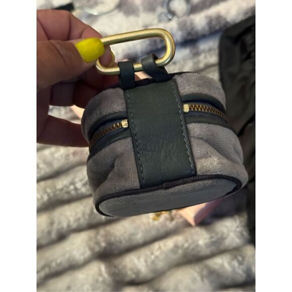 Juicy Couture vintage small velour circle  Jewelry Box bag pouch Case & Storage - Picture 4 of 9